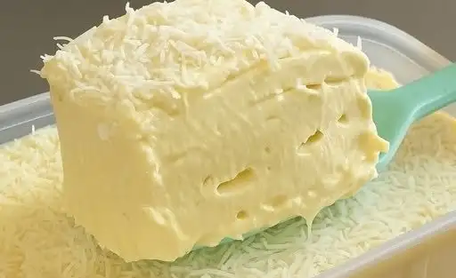 Creme Gelado de Abacaxi com Coco: Sobremesa Refrescante em 15 Minutos